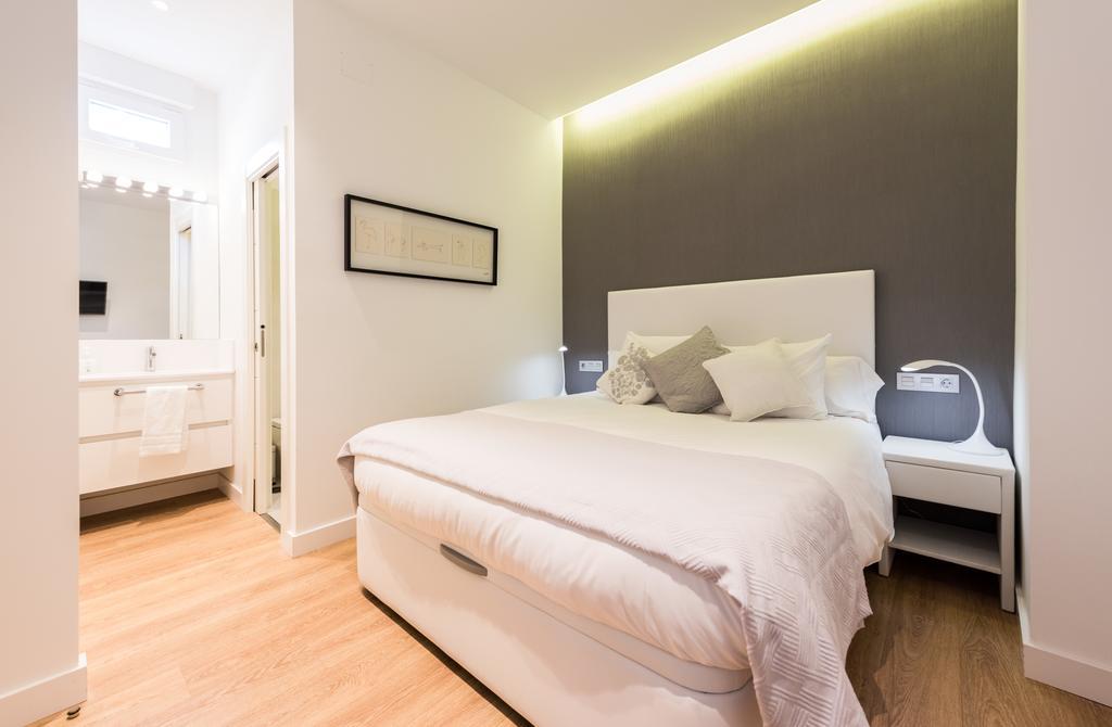 Opera Suites Madrid Buitenkant foto